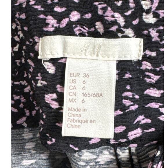 H & M Black Purple and White Patterned Shorts With Tie Belt Size 6 - Picture 3 of 5